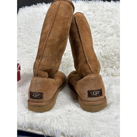 UGG Australia Women's Leather Classic Tall Winter Boots Size W9 Chestnut - Picture 3 of 9